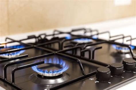 do gas stoves need to be lit